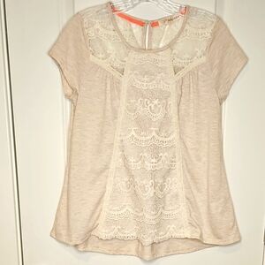 Rewind Cream Medium Lace Oatmeal Hi-Low Blouse Elegant Romantic Classic S/S